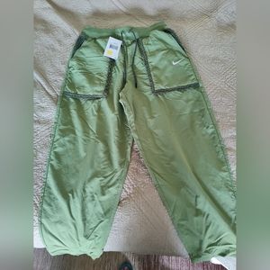 Nike quick dry pant, green, new